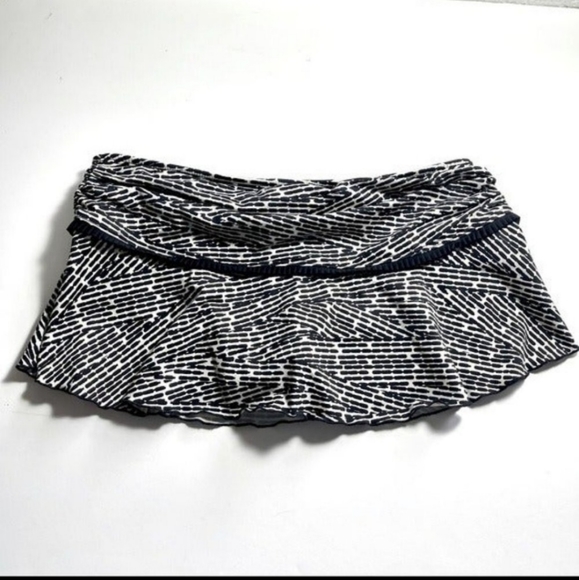 Kenneth Cole Reaction Black Swimsuit Bottoms - Picture 14 of 14